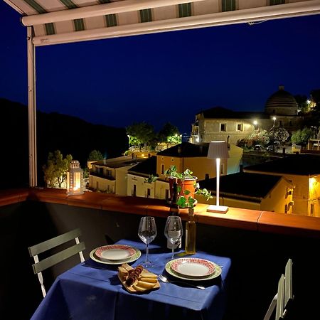 Отель La Terrazza Nel Borgo Тортора Экстерьер фото