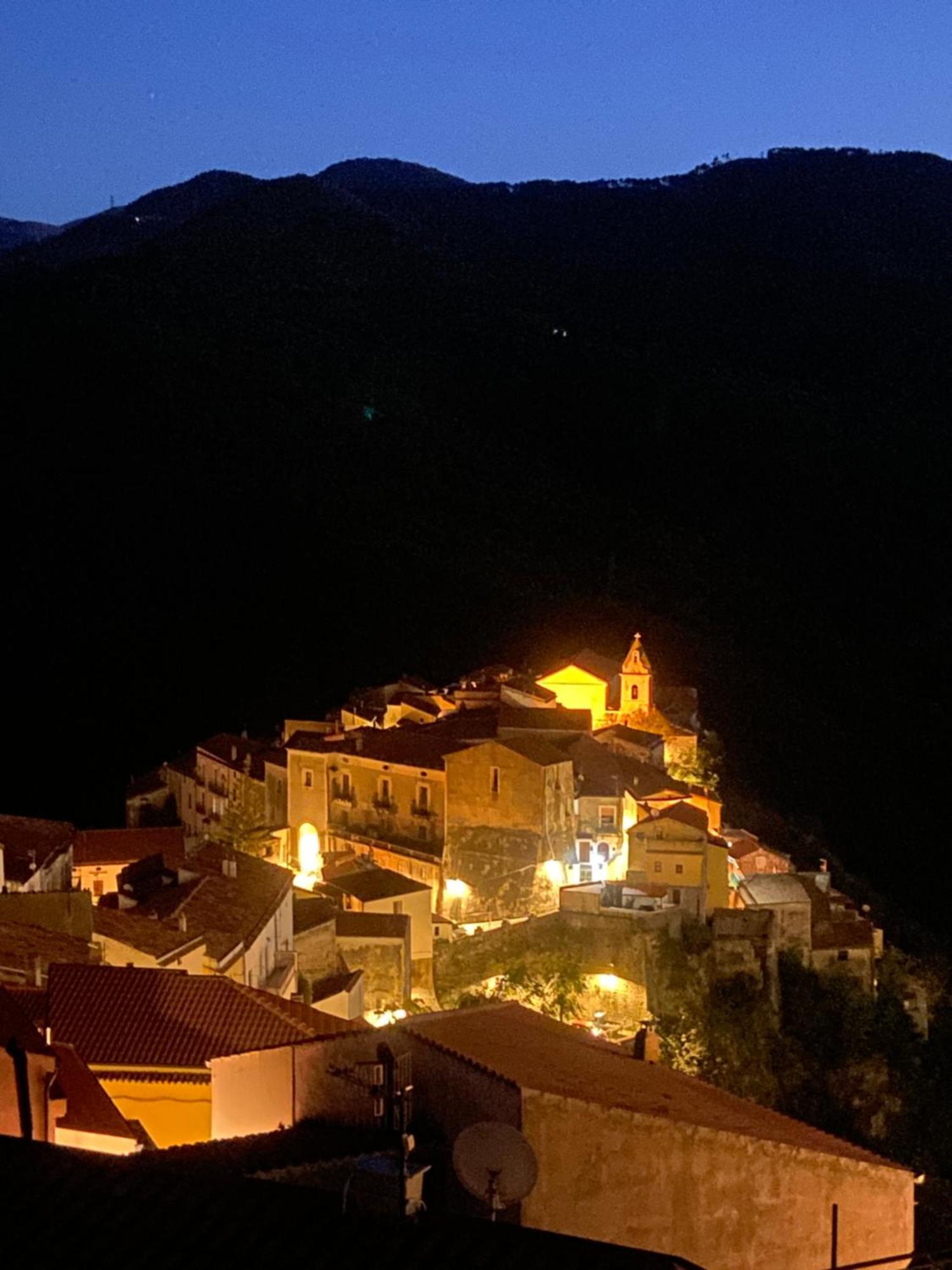 Отель La Terrazza Nel Borgo Тортора Экстерьер фото